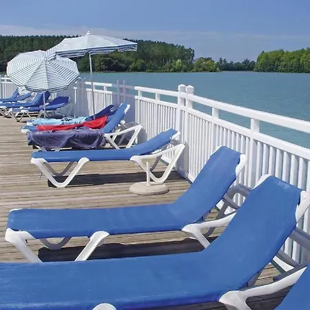 Appt Hameau Du Lac Avec Piscine Et Vue Sur Le Lac Marciac Exterior photo