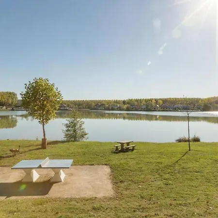 Appt Hameau Du Lac Avec Piscine Et Vue Sur Le Lac Marciac Exterior photo