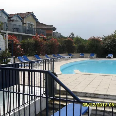 Appt Hameau Du Lac Avec Piscine Et Vue Sur Le Lac Marciac Exterior photo
